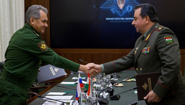 Министры обороны РФ и Таджикистана подписали план сотрудничества на 2017 год. 30 ноября 2016 Министры обороны РФ и Таджикистана подписали план сотрудничества на 2017 год. 30 ноября 2016