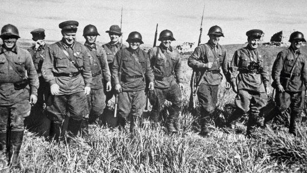 Командующий 57-м особым армейским корпусом РККА на территории Монгольской Народной Республики Георгий Жуков во время боев на Халхин-Голе Командующий 57-м особым армейским корпусом РККА на территории Монгольской Народной Республики Георгий Жуков во время боев на Халхин-Голе