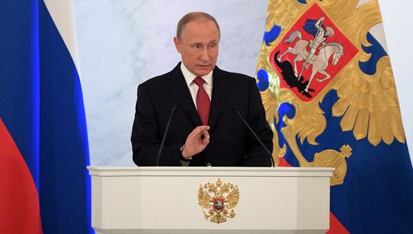 Президент РФ Владимир Путин выступает с ежегодным посланием Федеральному Собранию в Георгиевском зале Кремля. 1 декабря 2016 Президент РФ Владимир Путин выступает с ежегодным посланием Федеральному Собранию в Георгиевском зале Кремля. 1 декабря 2016