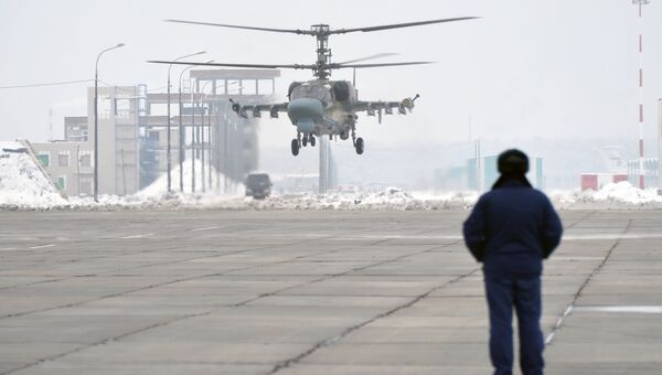 Тестовые полеты вертолета Ка-52 Аллигатор после торжественной церемонии передачи личному составу вертолетного полка ЮВО в Краснодарском крае в рамках планового переоснащения Тестовые полеты вертолета Ка-52 Аллигатор после торжественной церемонии передачи личному составу вертолетного полка ЮВО в Краснодарском крае в рамках планового переоснащения