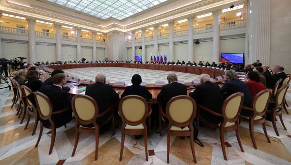 Владимир Путин проводит в Санкт-Петербурге совместное заседание Совета при президенте РФ по культуре и искусству и Совета при президенте РФ по русскому языку. 2 декабря 2016 Владимир Путин проводит в Санкт-Петербурге совместное заседание Совета при президенте РФ по культуре и искусству и Совета при президенте РФ по русскому языку. 2 декабря 2016
