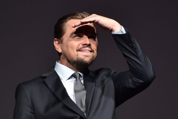 Американский актер Леонардо ДиКаприо перед премьеров фильма Спасти планету в Париже. 17 октября 2016 года Американский актер Леонардо ДиКаприо перед премьеров фильма Спасти планету в Париже. 17 октября 2016 года