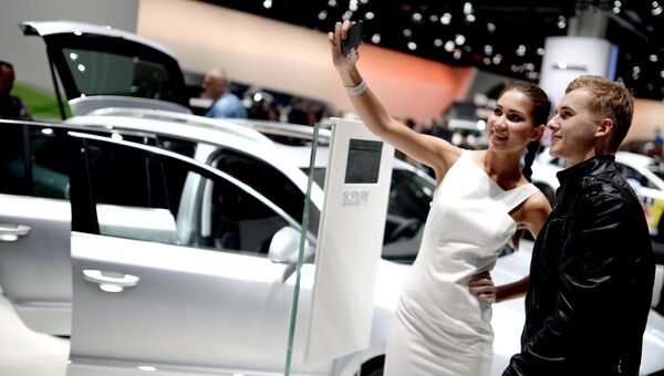 Посетители у стенда Skoda Посетители у стенда Skoda
