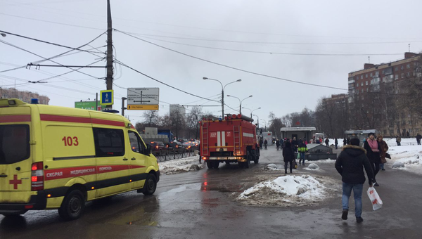 Дым у метро Коломенское, где раздался хлопок. 22 декабря 2016 Дым у метро Коломенское, где раздался хлопок. 22 декабря 2016