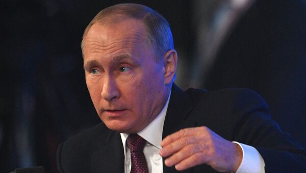 Президент РФ Владимир Путин на двенадцатой большой ежегодной пресс-конференции в Центре международной торговли на Красной Пресне. 23 декабря 2016 Президент РФ Владимир Путин на двенадцатой большой ежегодной пресс-конференции в Центре международной торговли на Красной Пресне. 23 декабря 2016