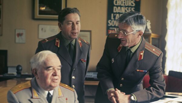 Александровцы - Б. Александров, В. Петров и Е. Титянко Александровцы - Б. Александров, В. Петров и Е. Титянко