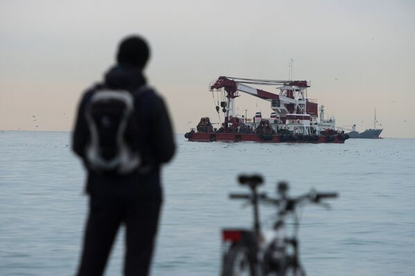 Поисковые работы в акватории Черного моря в районе крушения самолета ТУ-154 Поисковые работы в акватории Черного моря в районе крушения самолета ТУ-154