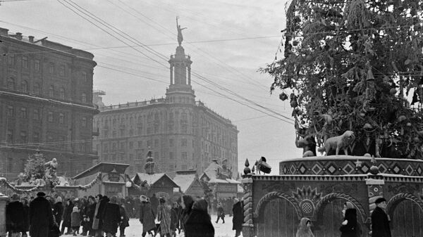 Новогодняя ярмарка на Пушкинской площади, Москва Новогодняя ярмарка на Пушкинской площади, Москва