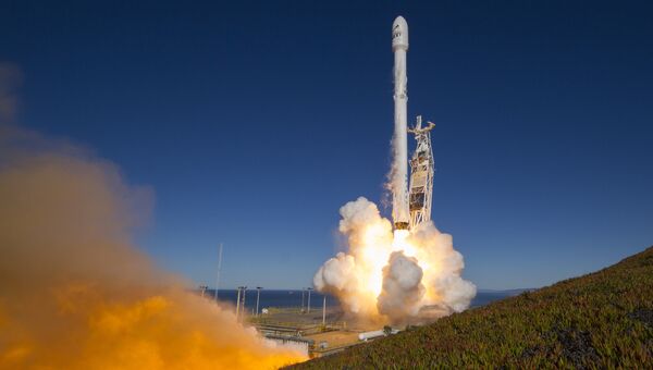 Ракета Falcon 9 компании SpaceX. Архивное фото Ракета Falcon 9 компании SpaceX. Архивное фото
