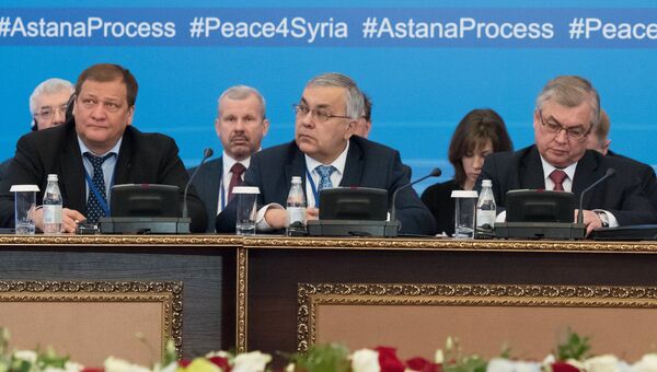 Директор Ближневосточного департамента МИД России Сергей Вершинин, спецпредставитель президента РФ по Сирии Александр Лаврентьев на международной встрече по сирийскому урегулированию в Астане Директор Ближневосточного департамента МИД России Сергей Вершинин, спецпредставитель президента РФ по Сирии Александр Лаврентьев на международной встрече по сирийскому урегулированию в Астане
