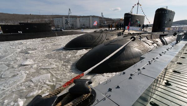 Дизельная подводная лодка Комсомольск-на-Амуре проекта 877 Палтус во время торжественной церемонии ввода в боевой строй Тихоокеанского флота после ремонта и модернизации Дизельная подводная лодка Комсомольск-на-Амуре проекта 877 Палтус во время торжественной церемонии ввода в боевой строй Тихоокеанского флота после ремонта и модернизации