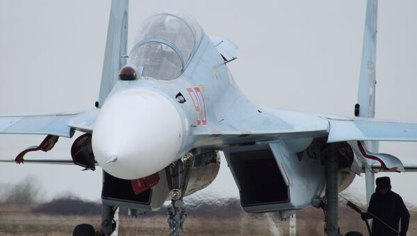 Многоцелевой истребитель СУ-30СМ во время тренировки на отборочном этапе конкурса Авиадартс-2017 в Крымске Многоцелевой истребитель СУ-30СМ во время тренировки на отборочном этапе конкурса Авиадартс-2017 в Крымске