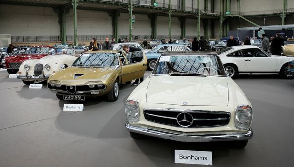 Mercedes-Benz 280 SL Convertible на выставке старинных автомобилей аукционного дома Bonhams Mercedes-Benz 280 SL Convertible на выставке старинных автомобилей аукционного дома Bonhams