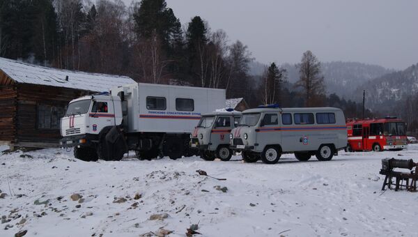 Поиски вертолета Робинсон, потерпевшего крушение и упавшего в Телецкое озеро (Республика Алтай) Поиски вертолета Робинсон, потерпевшего крушение и упавшего в Телецкое озеро (Республика Алтай)