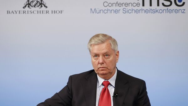 Сенатор Линдси Грэм на конференции по безопасности в Мюнхене Сенатор Линдси Грэм на конференции по безопасности в Мюнхене