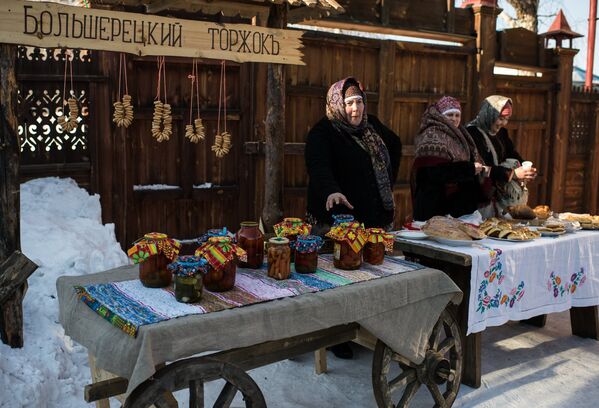 Празднование Масленицы в историко-культурном музее-заповеднике в поселке Большеречье в Омской области Празднование Масленицы в историко-культурном музее-заповеднике в поселке Большеречье в Омской области