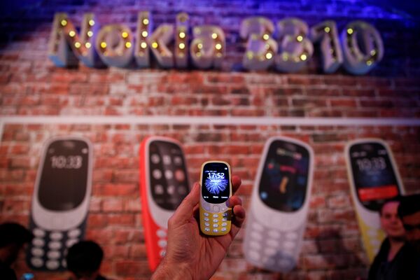 Обновленную Nokia 3310 представили в Барселоне Обновленную Nokia 3310 представили в Барселоне