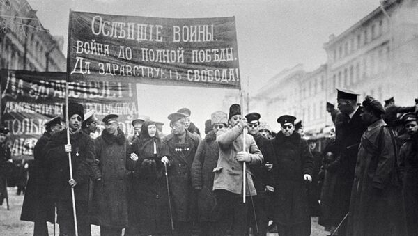 Манифестация инвалидов I-ой мировой войны на Невском проспекте под лозунгом Война до полной победы. Петроград. Март-апрель 1917 Манифестация инвалидов I-ой мировой войны на Невском проспекте под лозунгом Война до полной победы. Петроград. Март-апрель 1917