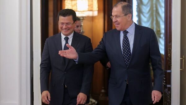 Министр иностранных дел РФ Сергей Лавров и министр иностранных дел Сальвадора Уго Роджер Мартинес Бонильи во время встречи в Москве. Архивное фото Министр иностранных дел РФ Сергей Лавров и министр иностранных дел Сальвадора Уго Роджер Мартинес Бонильи во время встречи в Москве. Архивное фото