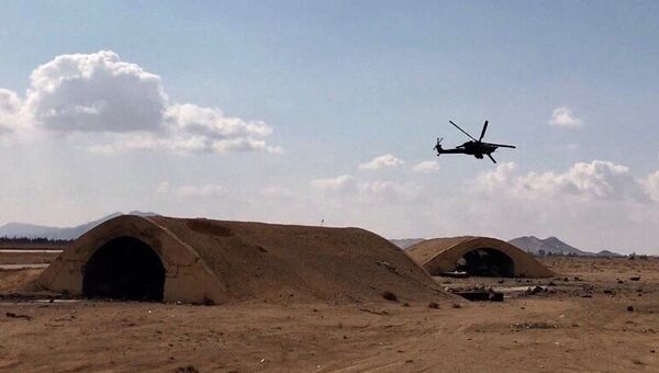 Вертолёт Ми-28 во время облёта гражданского аэропорта в окрестностях Пальмиры в сирийской провинции Хомс Вертолёт Ми-28 во время облёта гражданского аэропорта в окрестностях Пальмиры в сирийской провинции Хомс