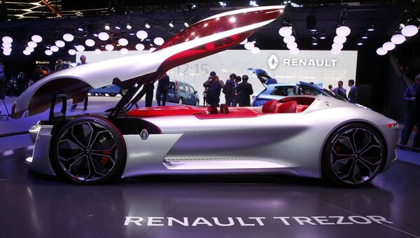 Автомобиль Renault Trezor на Женевском международном автосалоне Автомобиль Renault Trezor на Женевском международном автосалоне