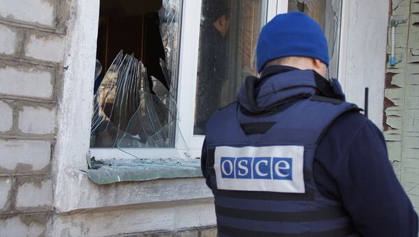 Обстрел жилого сектора города Стаханов в ЛНР. Архивное фото Обстрел жилого сектора города Стаханов в ЛНР. Архивное фото