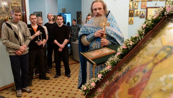 Служба в храме при Бутырской тюрьме. Архивное фото. Служба в храме при Бутырской тюрьме. Архивное фото.