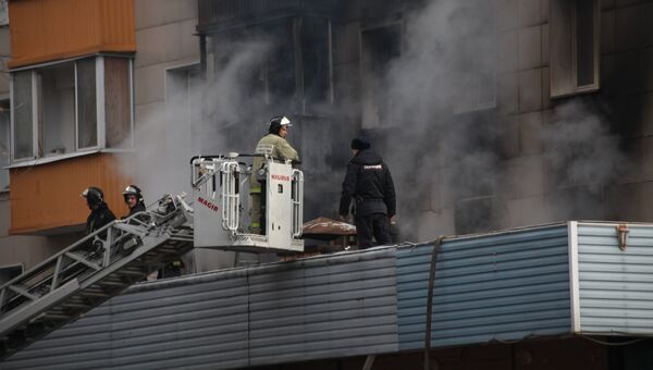 Пожар в жилом доме на ул. Изумрудная в Москве Пожар в жилом доме на ул. Изумрудная в Москве