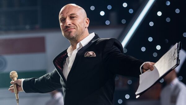 Актер Дмитрий Нагиев на съемках эпизода фильма Кухня. Последняя битва Актер Дмитрий Нагиев на съемках эпизода фильма Кухня. Последняя битва