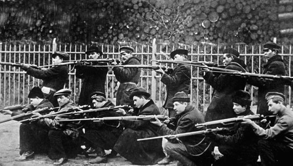 Красногвардейцы после июльских дней 1917 года Красногвардейцы после июльских дней 1917 года