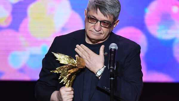 Режиссер Александр Сокуров на XXX церемонии вручения Национальной кинематографической премии НИКА в Москве. Архивное фото Режиссер Александр Сокуров на XXX церемонии вручения Национальной кинематографической премии НИКА в Москве. Архивное фото