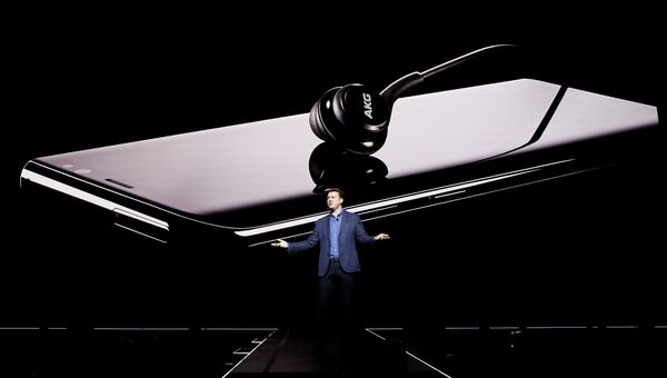 Компания Samsung представила новые флагманские смартфоны Galaxy S8 и S8+ Компания Samsung представила новые флагманские смартфоны Galaxy S8 и S8+