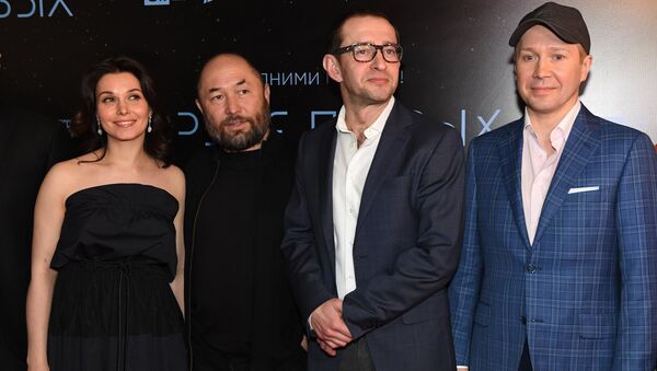 Актриса Александра Урсуляк, продюсер Тимур Бекмамбетов, актеры Константин Хабенский и Евгений Миронов на премьере фильма режиссера Дмитрия Киселева Время первых в кинотеатре КАРО 11 Октябрь Актриса Александра Урсуляк, продюсер Тимур Бекмамбетов, актеры Константин Хабенский и Евгений Миронов на премьере фильма режиссера Дмитрия Киселева Время первых в кинотеатре КАРО 11 Октябрь
