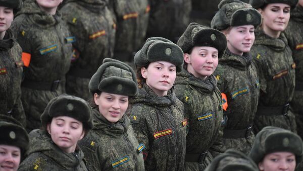 Совместная тренировка пеших парадных расчетов войск Московского гарнизона и механизированной колонны к участию в военном параде на Красной площади 9 мая 2017 года Совместная тренировка пеших парадных расчетов войск Московского гарнизона и механизированной колонны к участию в военном параде на Красной площади 9 мая 2017 года
