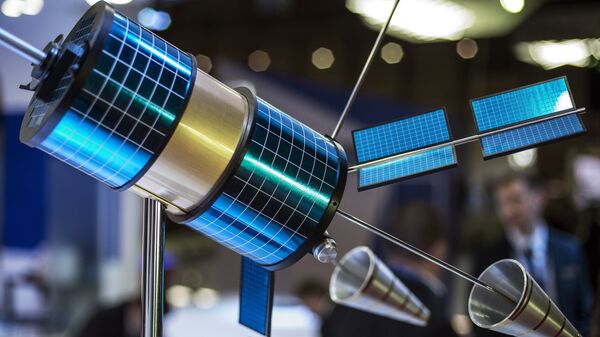 Космический аппарат Гонец-М на стенде компании ОАО Информационные спутниковые системы  Космический аппарат Гонец-М на стенде компании ОАО Информационные спутниковые системы