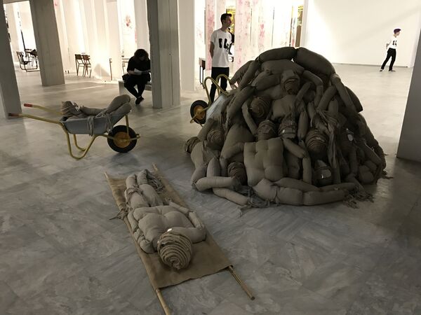 Выставка современного искусства в Афинах Выставка современного искусства в Афинах