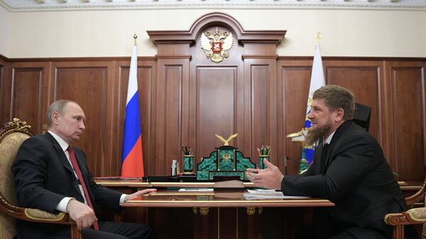 Президент РФ Владимир Путин и глава Чеченской Республики Рамзан Кадыров во время встречи Президент РФ Владимир Путин и глава Чеченской Республики Рамзан Кадыров во время встречи