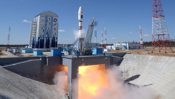 Первый пуск ракеты-носителя с космодрома Восточный. Архивное фото Первый пуск ракеты-носителя с космодрома Восточный. Архивное фото