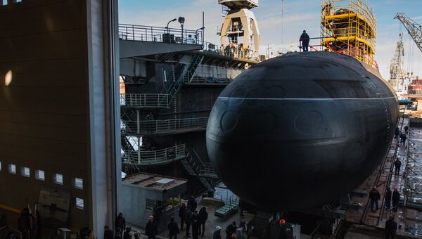 Спуск на воду подводной лодки Великий Новгород проекта 636 для Черноморского флота ВМФ России на АО Адмиралтейские верфи в Санкт-Петербурге. 2016 год Спуск на воду подводной лодки Великий Новгород проекта 636 для Черноморского флота ВМФ России на АО Адмиралтейские верфи в Санкт-Петербурге. 2016 год