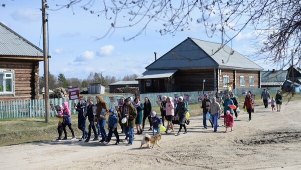 Участники акции Бессмертный полк в деревне Бобровка Омской области Участники акции Бессмертный полк в деревне Бобровка Омской области