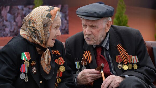 Ветераны ВОВ во время военного парада в Грозном, посвящённого 72-й годовщине Победы в Великой Отечественной войне Ветераны ВОВ во время военного парада в Грозном, посвящённого 72-й годовщине Победы в Великой Отечественной войне