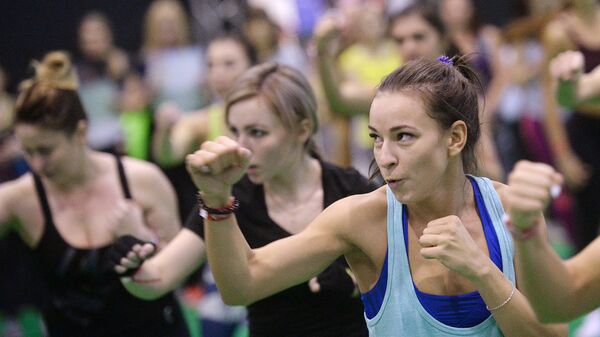 Участницы фитнес-тренировки в Москве. Архивное фото
