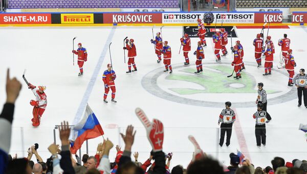 Игроки сборной России после победы в матче группового этапа чемпионата мира по хоккею 2017 между сборными командами России и Дании Игроки сборной России после победы в матче группового этапа чемпионата мира по хоккею 2017 между сборными командами России и Дании