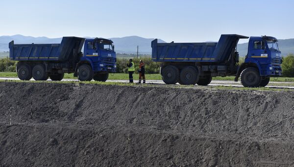 Старт строительства федеральной трассы Таврида в Крыму. Архивное фото Старт строительства федеральной трассы Таврида в Крыму. Архивное фото