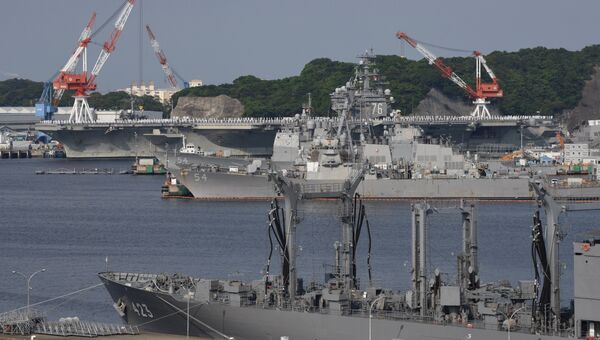 Авианосец ВМС США Рональд Рейган на базе ВМС Йокосука к югу от Токио, 15 мая 2017 Авианосец ВМС США Рональд Рейган на базе ВМС Йокосука к югу от Токио, 15 мая 2017