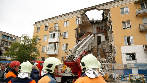 На месте взрыва бытового газа в жилом доме в Волгограде На месте взрыва бытового газа в жилом доме в Волгограде