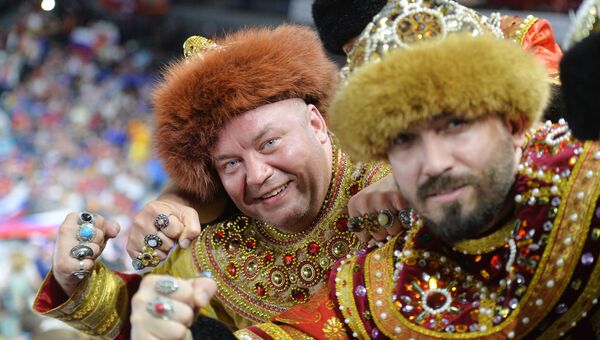 Болельщики во время матча группового этапа чемпионата мира по хоккею 2017 между сборными командами России и США Болельщики во время матча группового этапа чемпионата мира по хоккею 2017 между сборными командами России и США