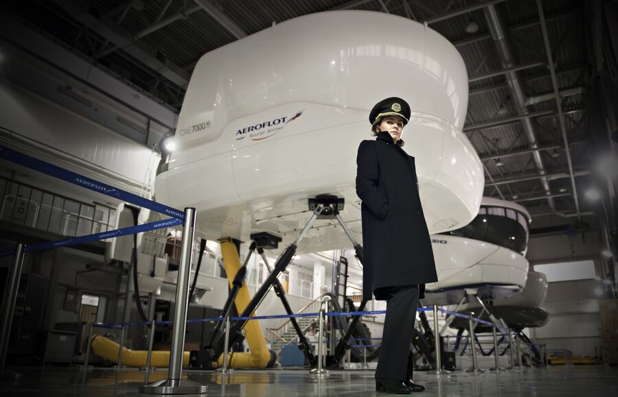 Мария Уваровская – командир воздушного судна Airbus A320 Мария Уваровская – командир воздушного судна Airbus A320