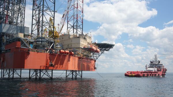 Нефтегазодобывающая платформа в Крыму Нефтегазодобывающая платформа в Крыму