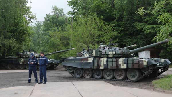 Танки Т-72 на презентации военной техники, приуроченной ко Дню Европы на Украине Танки Т-72 на презентации военной техники, приуроченной ко Дню Европы на Украине
